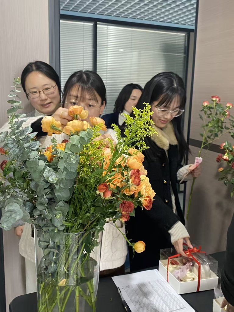  A Little Surprise for Our Lanran Ladies